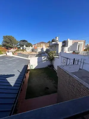 an aerial view of a house with a yard at Hermosa casa en el corazón de Alta Córdoba in Cordoba