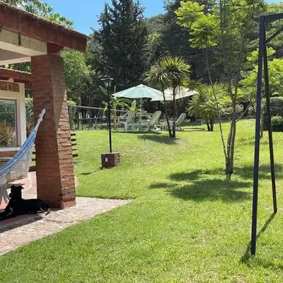 Casa con jardín