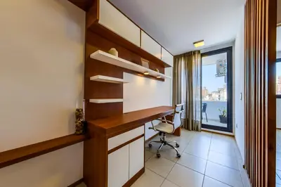 a home office with a desk and a chair at La Rioja 1092 B Alberdi in Cordoba