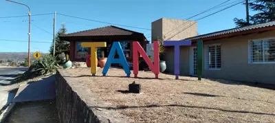 a sign that says van in front of a building at Mi Descanso!!! in Cavalango
