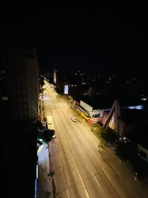 a view of a city street at night at Refugio Urbano in Cordoba