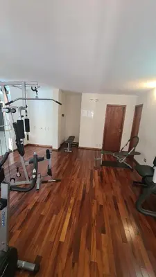 an empty room with a gym with exercise equipment at Escaparte nunca se sintió tan bien, este es tu rincón para disfrutar in Villa Carlos Paz