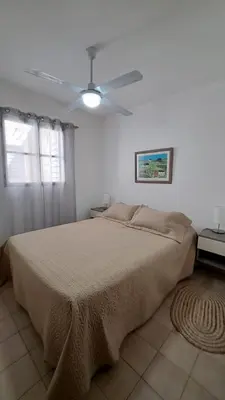 a bedroom with a bed and a ceiling fan at Apartamento -Alberdi Chic B- Barrio cercanos Nueva Córdoba, Güemes, Alberdi, By Apartcba in Cordoba