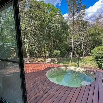 Casa de piedra con jardin y pileta - privada