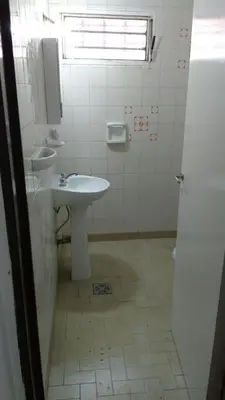 a bathroom with a sink and a toilet at El Dpto de Gabicito II in Cordoba