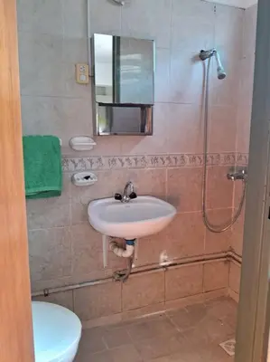a bathroom with a sink and a shower at comodidad y tranquilidad in Cordoba