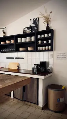 a counter in a kitchen with a counter top at Anastasia Rústica y acogedora in Cordoba