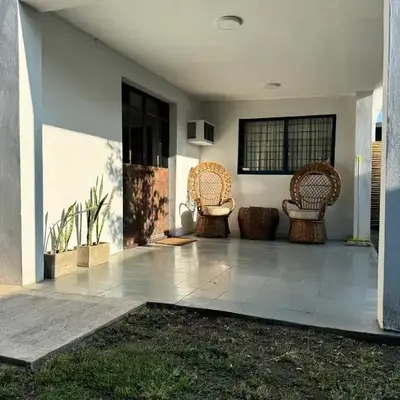 Casa Milos para dos personas frente al rio