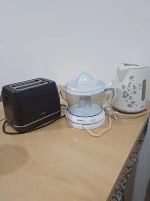a blender and a toaster sitting on a counter at En el corazón de Barrio General Paz, Cordoba in Cordoba