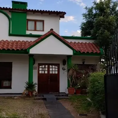 Acogedora Casa Familiar en Zona Residencial