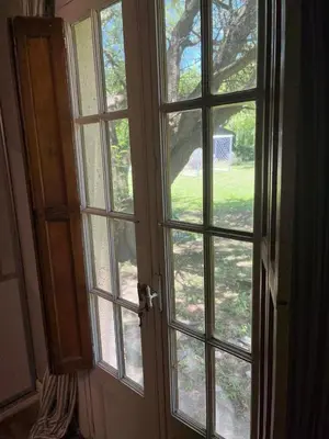 an open door with a view of a yard at Alquiler Casa Exclusivo Country Causana 6 Personas en Villa Carlos Paz in Villa Carlos Paz