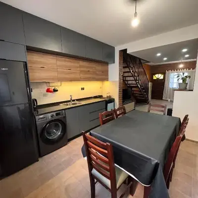 Duplex con patio y asador buena ubicacion