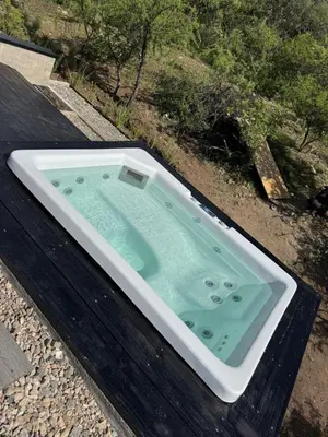 a bath tub sitting on top of a table at Escapada romántica en El Leon in San Javier