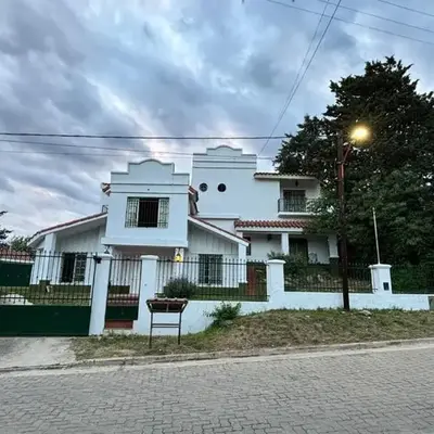 Gran Casa en Villa Del Lago