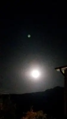 a bright light in the sky at night at Big House in Merlo