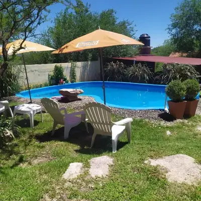 Cabaña con piscina compartida