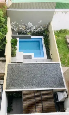 an aerial view of a house with a swimming pool at El Nuevo Obispo, ubicación 5 estrellas, balcón y pileta in Cordoba