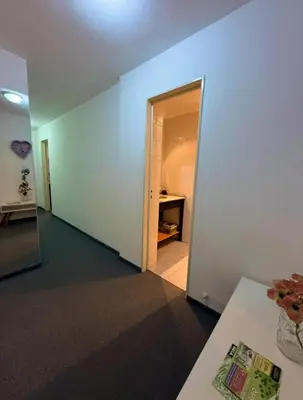 an empty room with a hallway with an open door at Cordoba, estadio Kempes, Cerro de las Rosas, Urca, Chateau, Siglo21, Aeropuerto in Cordoba