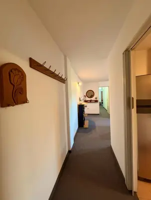 a hallway leading to a room with a hallway at Cordoba, estadio Kempes, Cerro de las Rosas, Urca, Chateau, Siglo21, Aeropuerto in Cordoba
