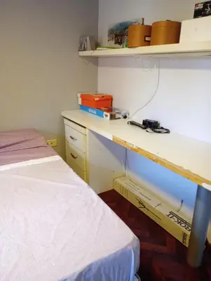 a room with a desk and a bed in a room at CASA RIO TERCERO Cordoba Argentina in Río Tercero