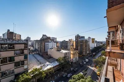 an overhead view of a city street with cars at Cómodo Departamento en Pleno Centro in Cordoba