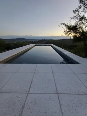 a pool of water sitting on top of a roof at El Paisaje in Villa Parque Siquiman