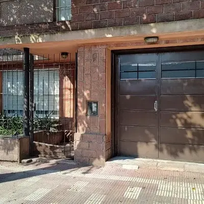 Amplia casa cerca del centro de la ciudad