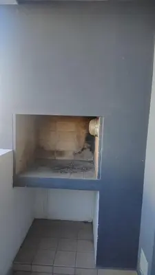 an empty room with a wall and a floor in a bathroom at Anicca Alberdi Córdoba Centro in Cordoba