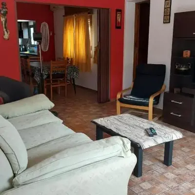 Casa a 800 mts de pleno centro - NO RECIBO GRUPO DE JOVENES