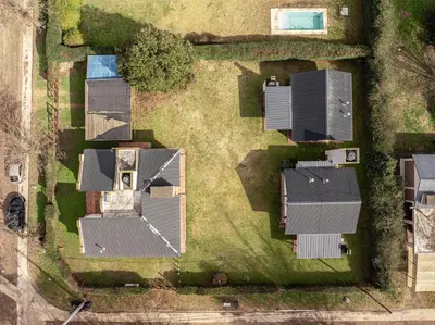 an overhead view of roofs on a yard at Cabañas Montecarlo 2 in Santa Rosa de Calamuchita