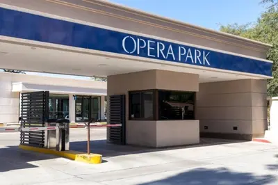 a store with a sign that reads openaza park at Ópera Park Premium Stay in Cordoba