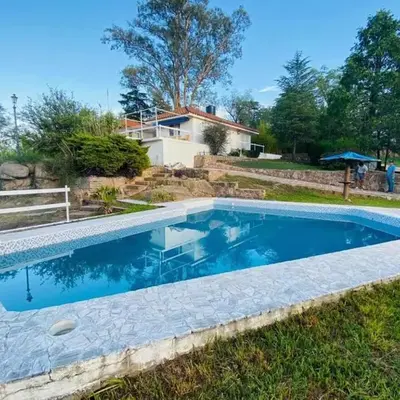 Casa con Piscina y Vista al Lago