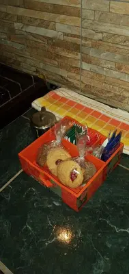 a tray of food sitting on a counter top at Cabañas doña chiche in San Lorenzo