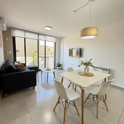 Departamento premium con amplio patio en pleno centro de Carlos Paz