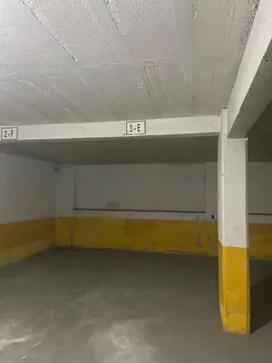 a room with a garage with a basketball court in it at depto a 1 cuadra de peatonal, luminoso con pile y cochera in Villa Carlos Paz