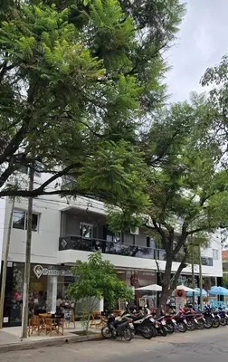 a group of motorcycles parked in front of a building at Departamento Premiun con Cochera en Villa Dolores in Villa Dolores