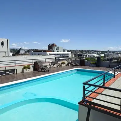 depto premium a 1 cuadra de peatonal con pileta vista 360 Miralejos II