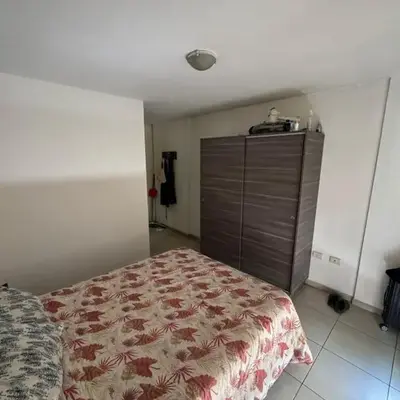 El cercano a todo