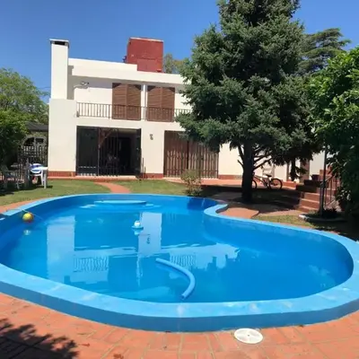 Casa en Villa del dique con piscina ideal p dos familias