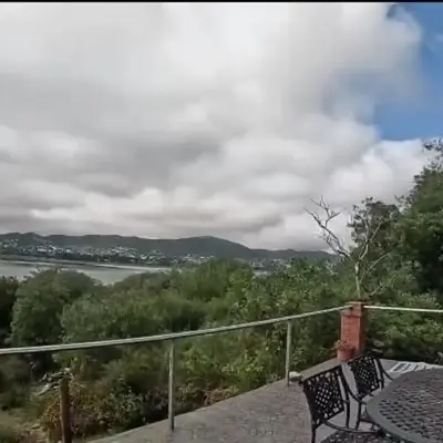 Casa con hermosa vista al lago