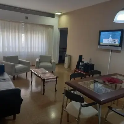 Departamento sobre principal calle PEATONAL plena zona Finaciera y Comercial