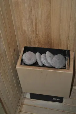 three rocks sitting on top of a box at La Fleur in Villa General Belgrano