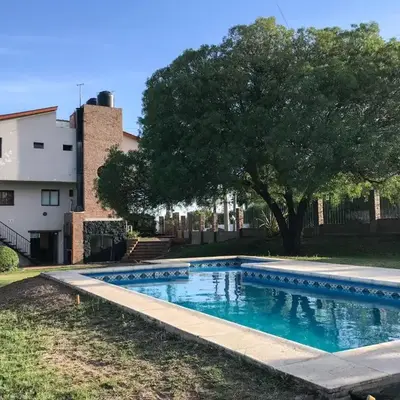 Hermosa casa con vista al lago