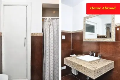 a bathroom with a sink and a mirror at HA! 1 Resi para estudiantes in Cordoba