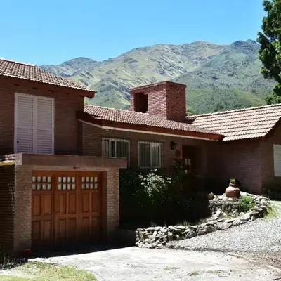 Chalet Tornasol