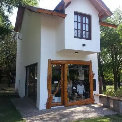 Lola Maria Apart