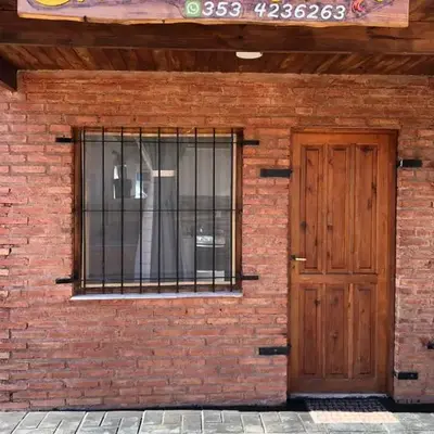 CABAÑAS FENIX con EL ARROYO AMBOY RODEANDO LA PROPIEDAD reservar con 24 hs de anticipación