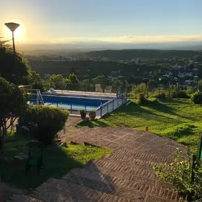 CASA CON VISTA A LAS SIERRAS