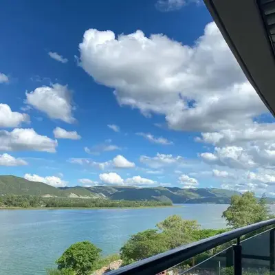 Departamento con vista al lago en Veneto Village