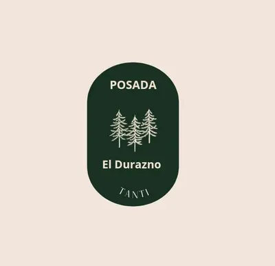 a badge with the name of el durino and pine trees at Posada Tanti El Durazno in Tanti